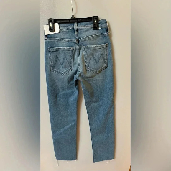 MOTHER JEANS THE MID RISE RIDER FLOOD FRAY-WASH: MONKEY IN THE MIDDLE - Picture 4 of 8